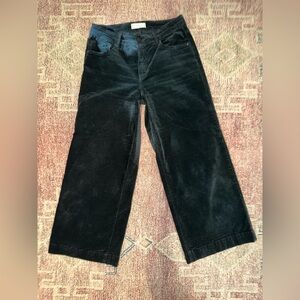 Harper high rise straight leg crop size 28 black velvet Francesca’s